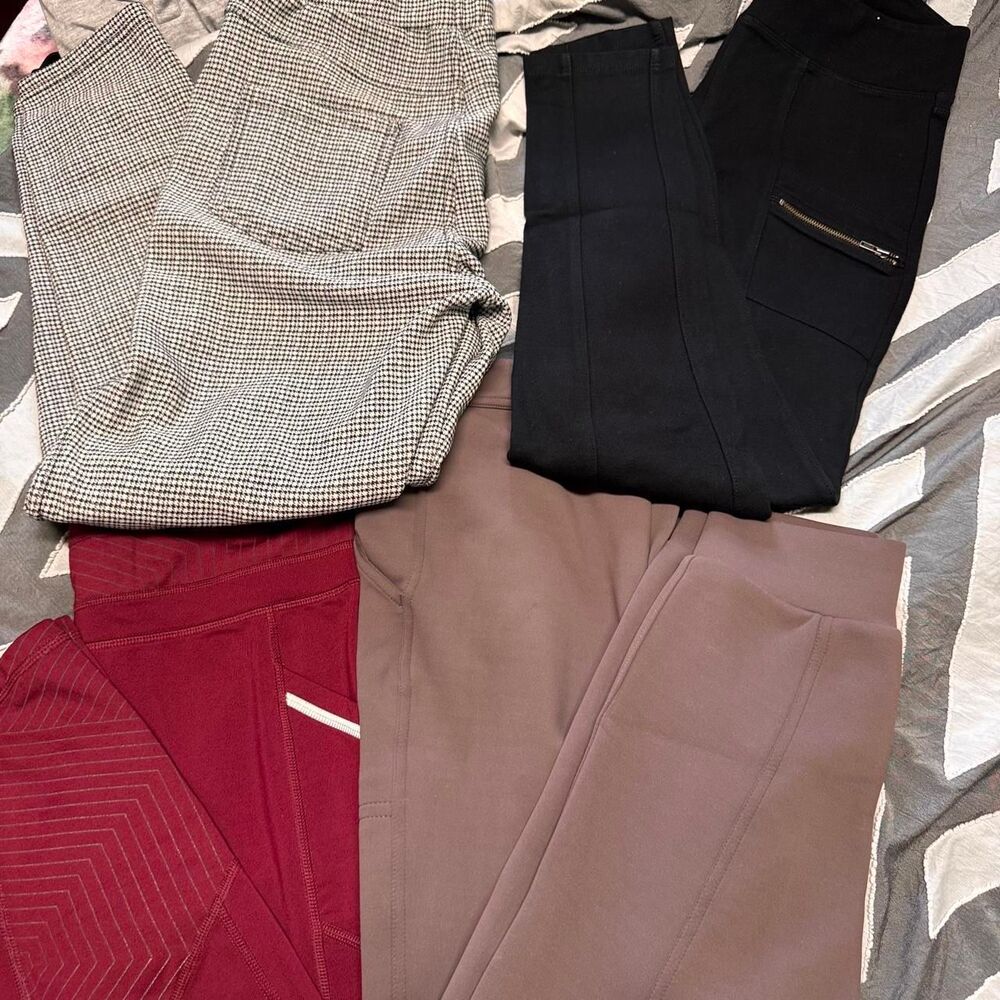 Bundle of 4 pairs of activewear pants